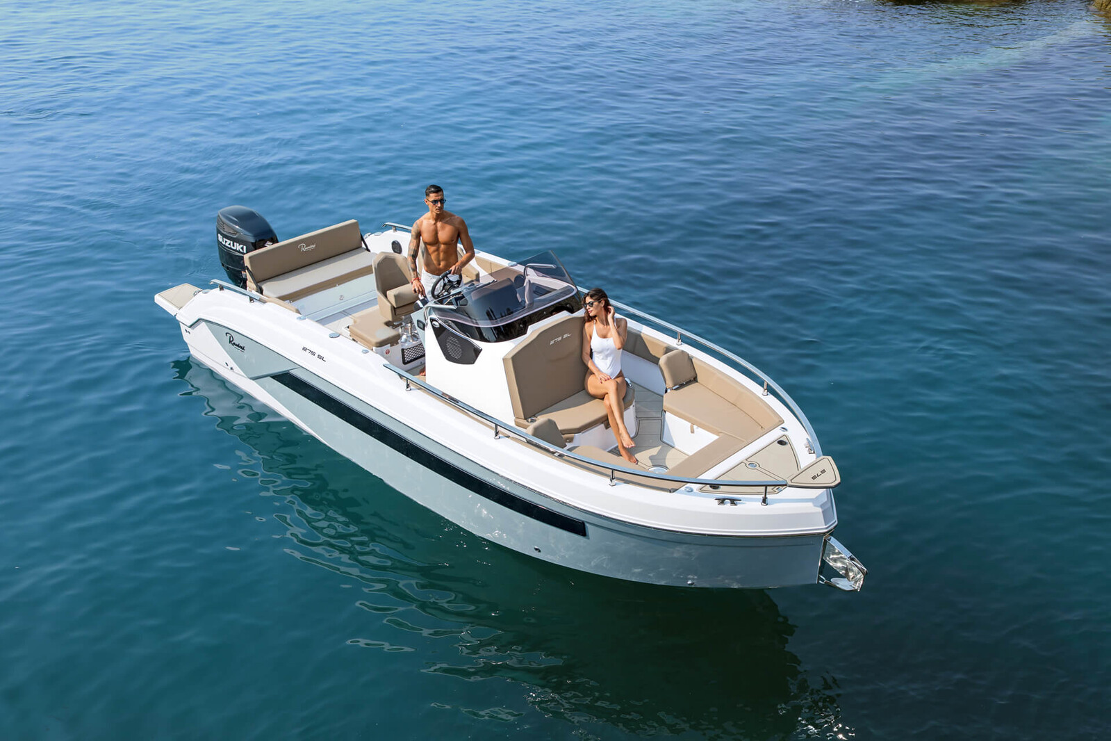 Pneu Marine Services 06 Zodiac Semi Rigide Cannes 275 SL VUE AVANT DESSUS EN NAVIGATION 3 Pneu Marine Services 06 Zodiac Semi Rigide Cannes 275 SL VUE AVANT DESSUS EN NAVIGATION 3