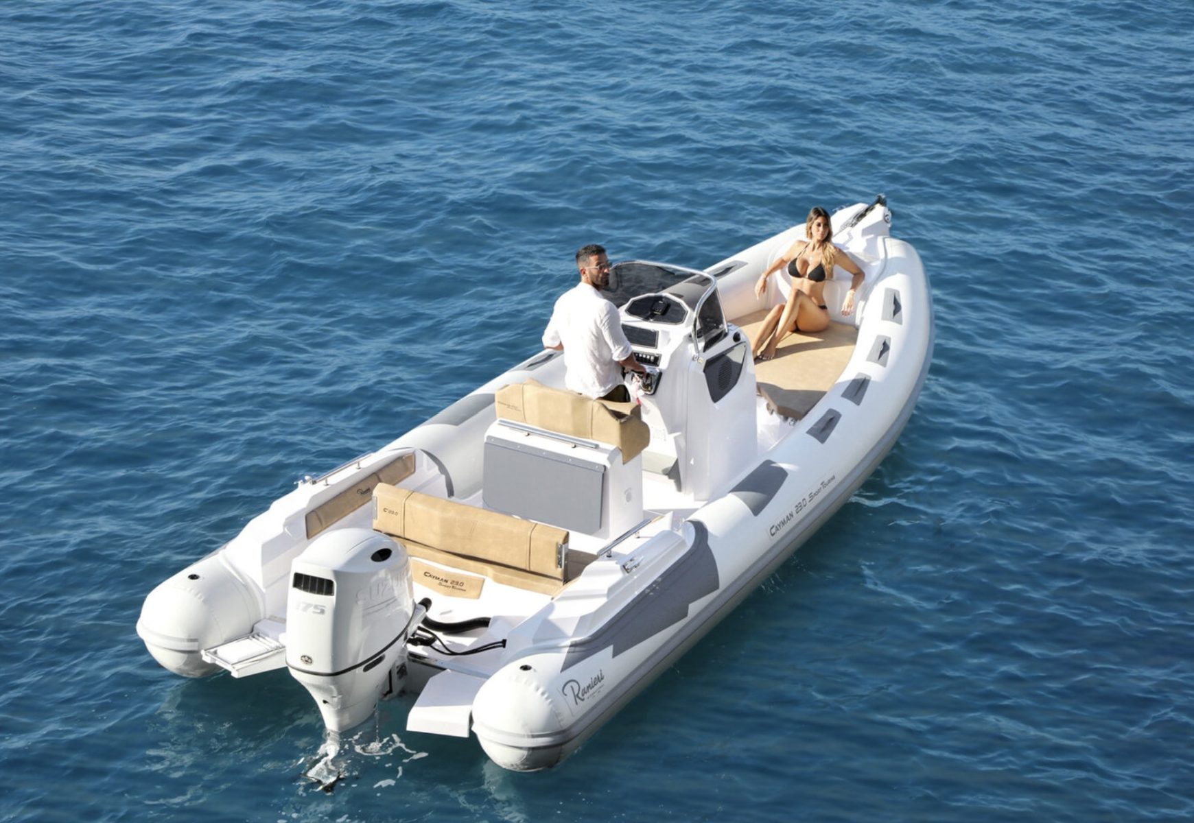 Pneu Marine Services 06 Zodiac Semi Rigide Cannes CAYMAN 23.0 SPORT TOURING 3 Pneu Marine Services 06 Zodiac Semi Rigide Cannes CAYMAN 23.0 SPORT TOURING 3