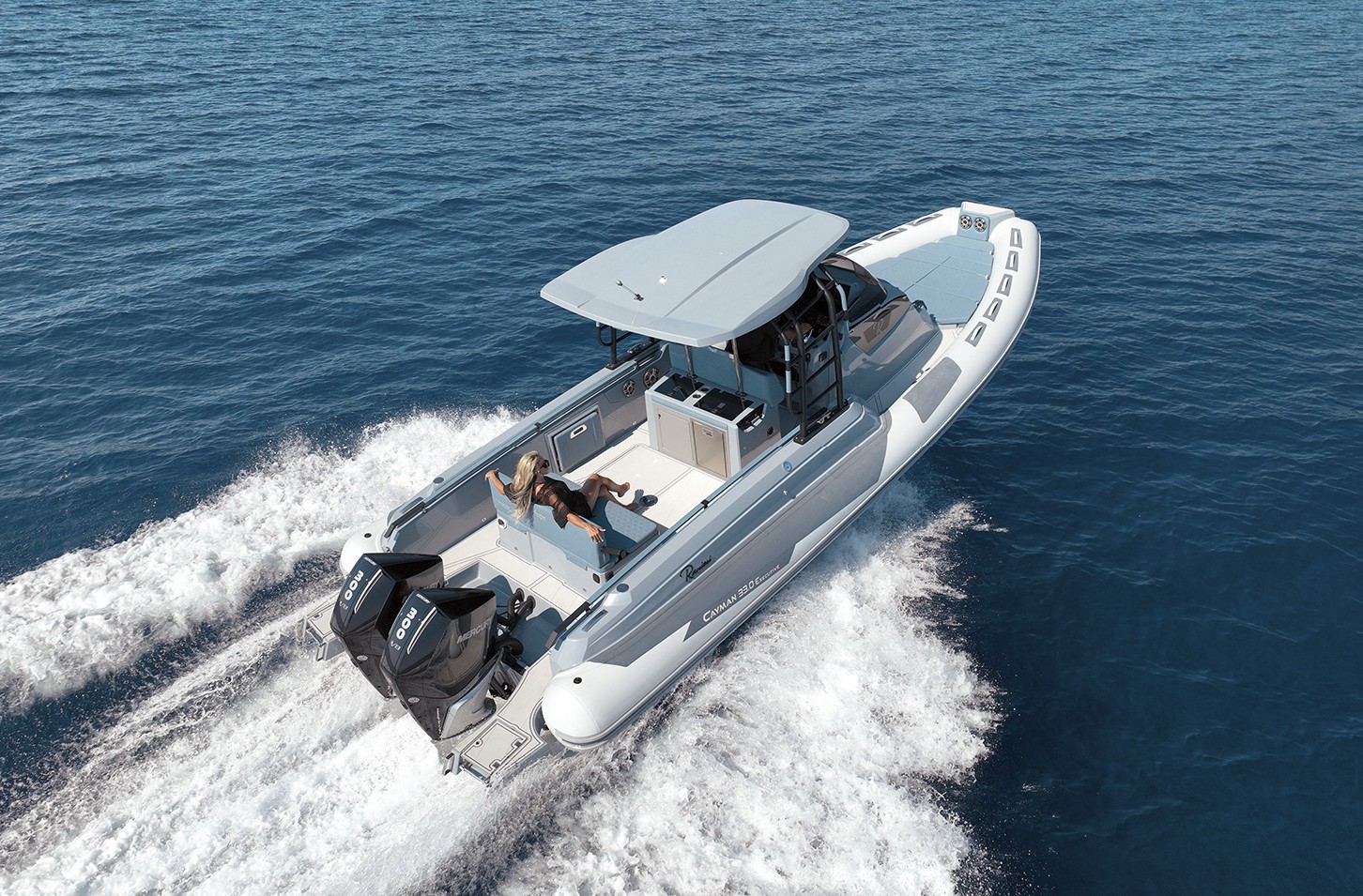 Pneu Marine Services 06 Zodiac Semi Rigide Cannes DJI 0039 OK Pneu Marine Services 06 Zodiac Semi Rigide Cannes DJI 0039 OK