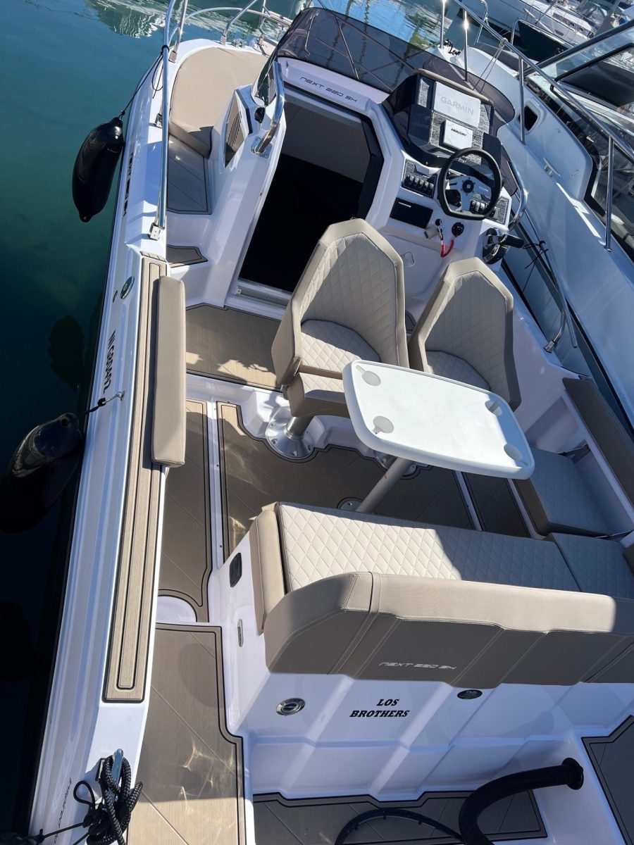 Pneu Marine Services 06 Zodiac Semi Rigide Cannes NEXT 220 PMS 06 16 Pneu Marine Services 06 Zodiac Semi Rigide Cannes NEXT 220 PMS 06 16