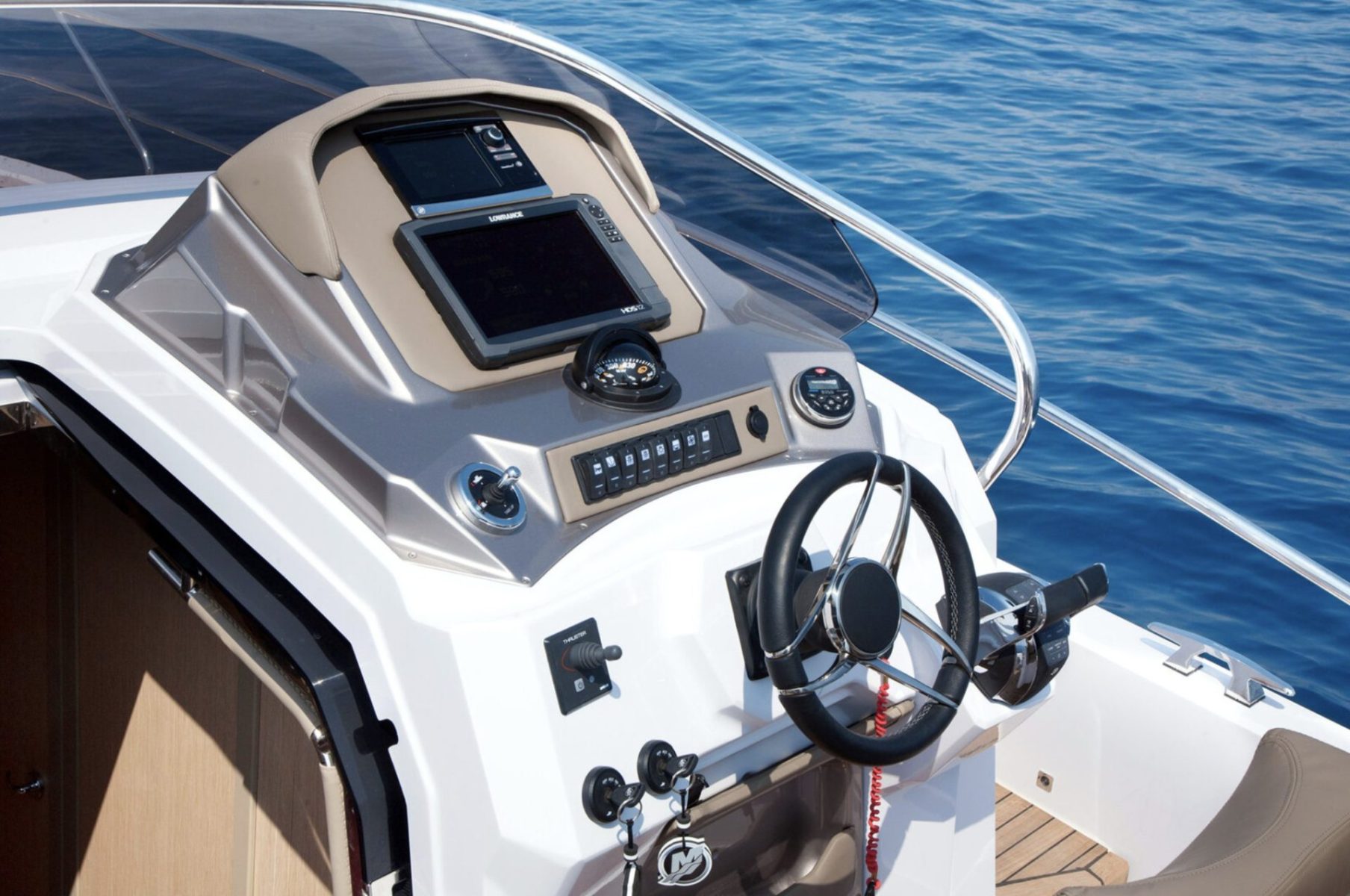 Pneu Marine Services 06 Zodiac Semi Rigide Cannes NEXT 370 4 Pneu Marine Services 06 Zodiac Semi Rigide Cannes NEXT 370 4