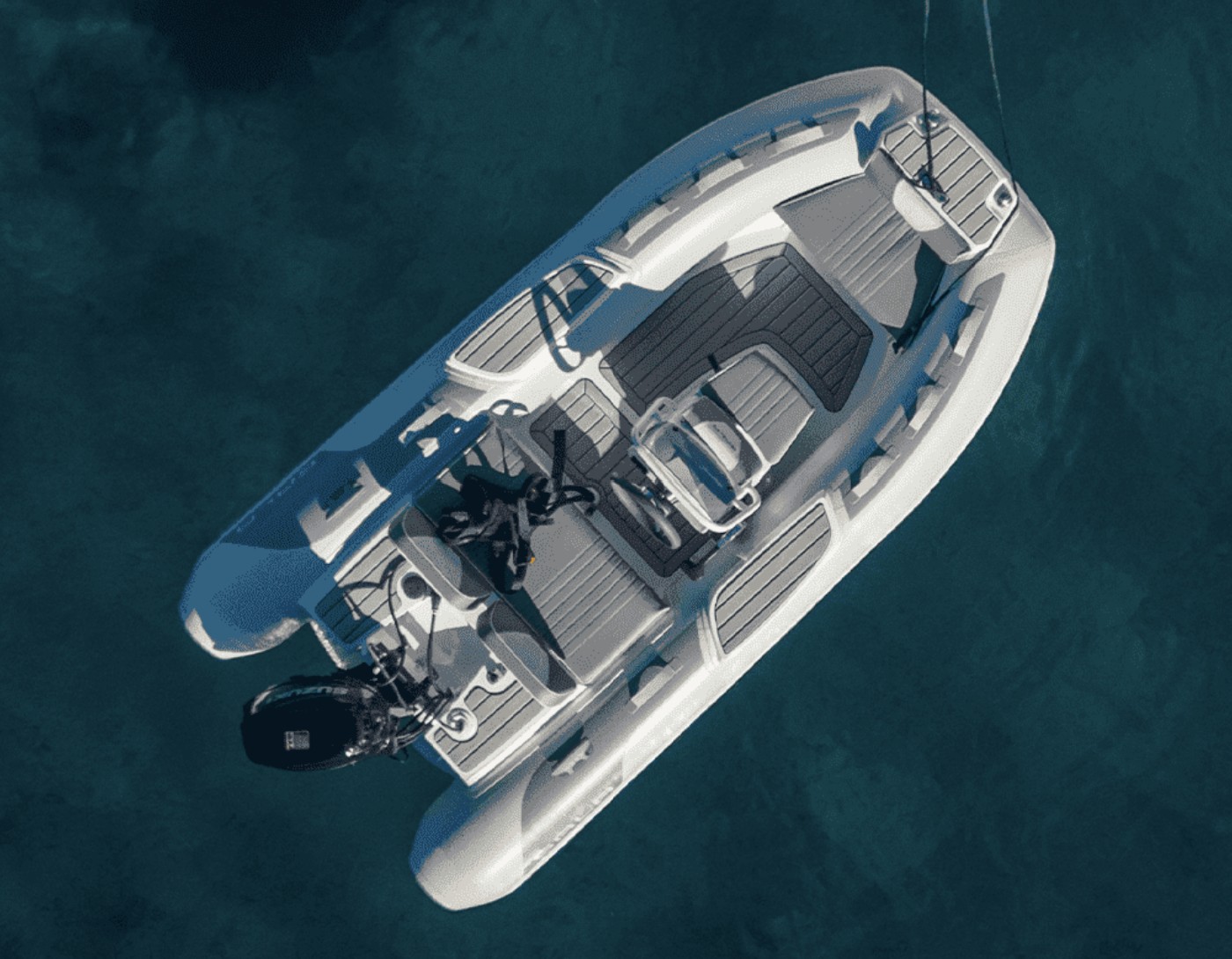 Pneu Marine Services 06 Zodiac Semi Rigide Cannes VIKING 2 Pneu Marine Services 06 Zodiac Semi Rigide Cannes VIKING 2