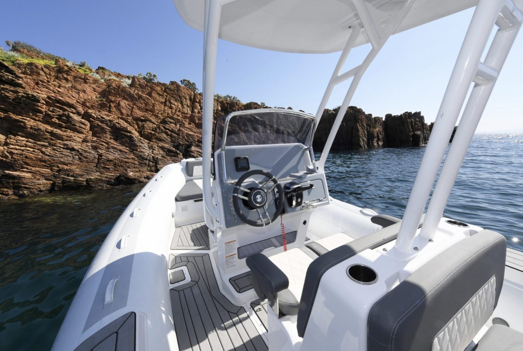 Pneu Marine Services 06 Zodiac Semi Rigide Cannes VIKING V7 4 Pneu Marine Services 06 Zodiac Semi Rigide Cannes VIKING V7 4