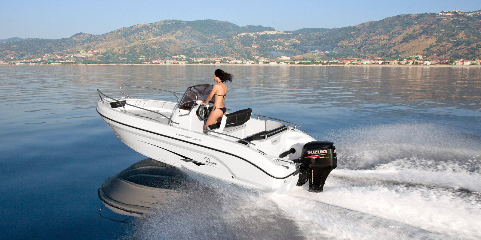 Pneu Marine Services 06 Zodiac Semi Rigide Cannes Voyager 19 S Bateau En Navigation 1 Pneu Marine Services 06 Zodiac Semi Rigide Cannes Voyager 19 S Bateau En Navigation 1