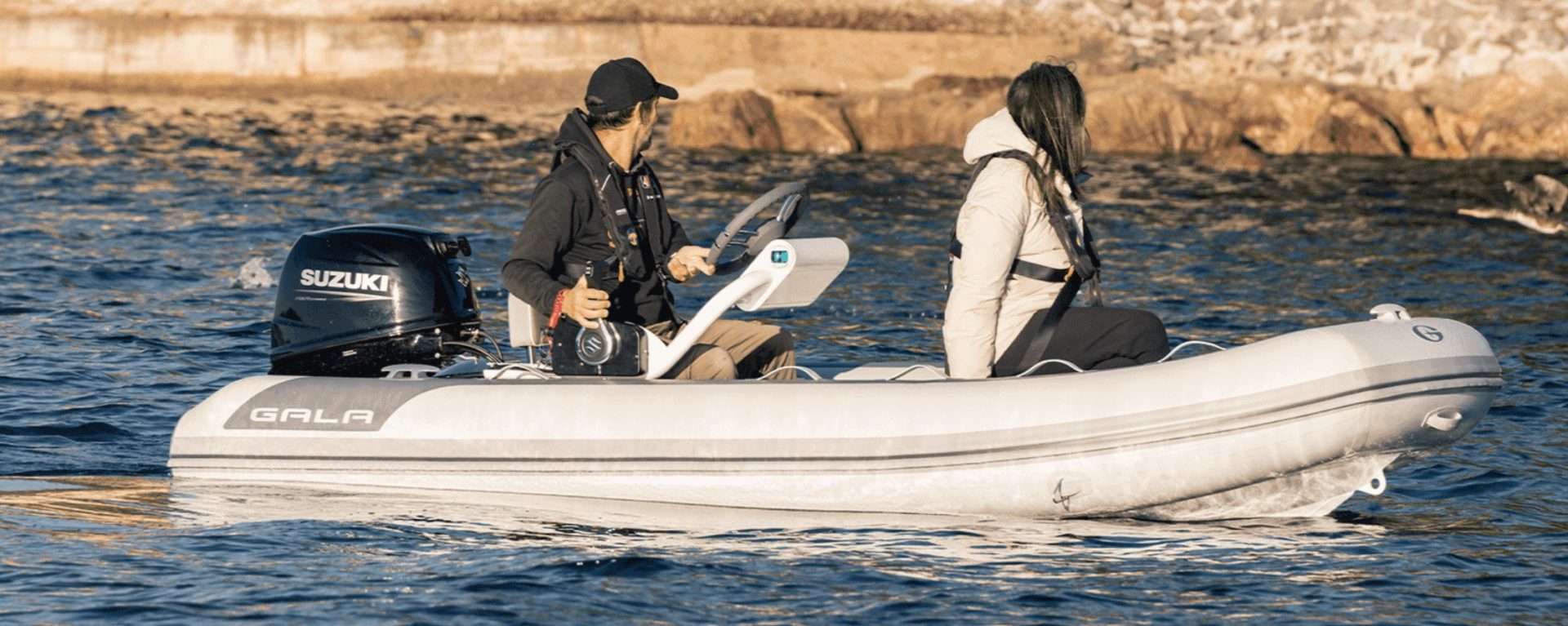 Pneu Marine Services 06 Zodiac Semi Rigide Cannes Atlantis Aquahelm 1 Pneu Marine Services 06 Zodiac Semi Rigide Cannes Atlantis Aquahelm 1